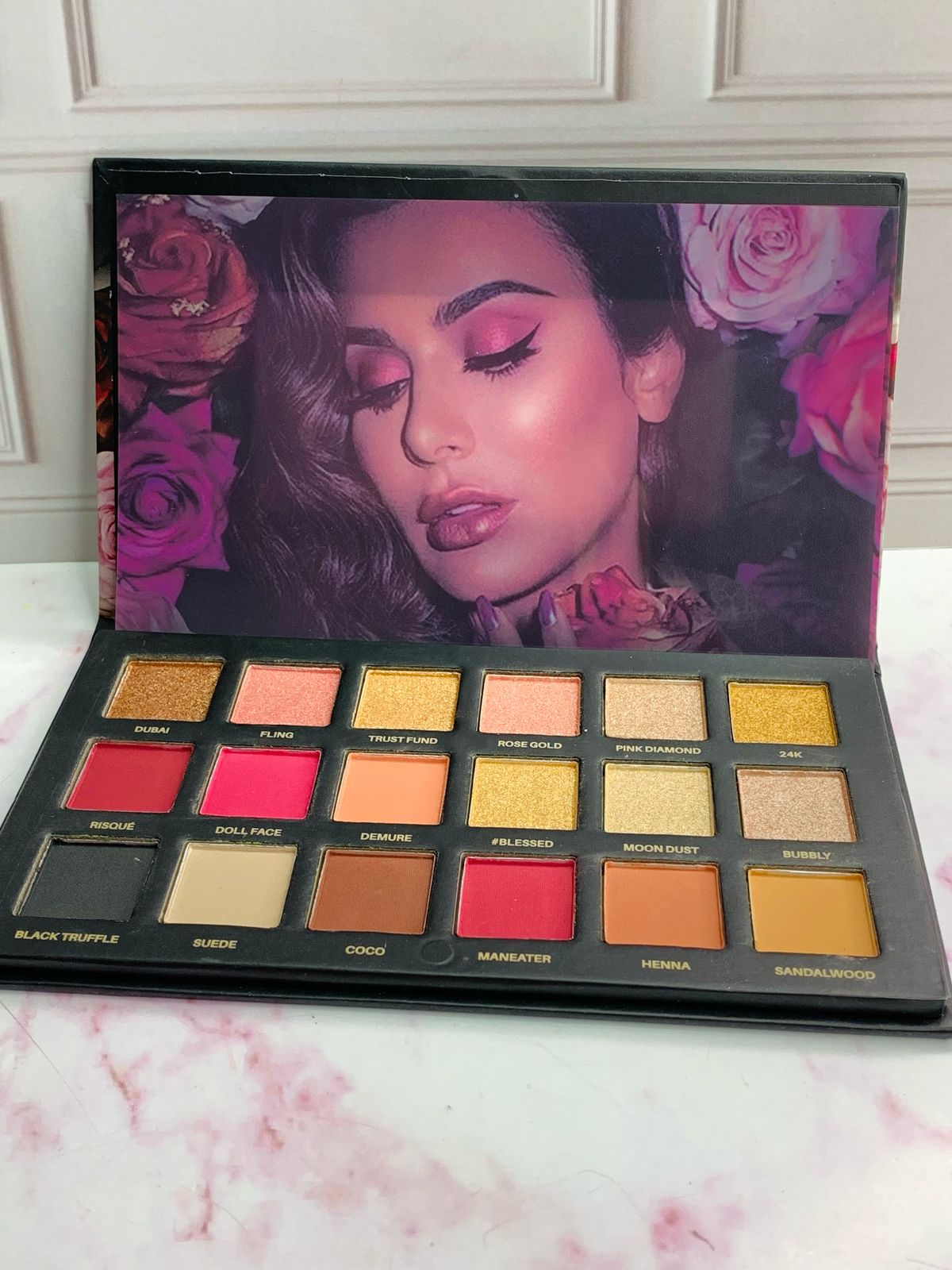 PALETA DE SOMBRAS CON ESPEJO DE ROSAS 4787